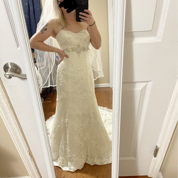 Maggie Sottero Dresses & Skirts - Elegant Ivory Lace Wedding Dress & Veil